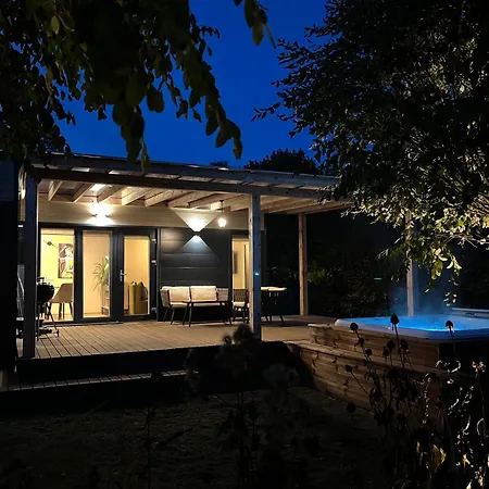 Eden House * 德拉肯恩凯